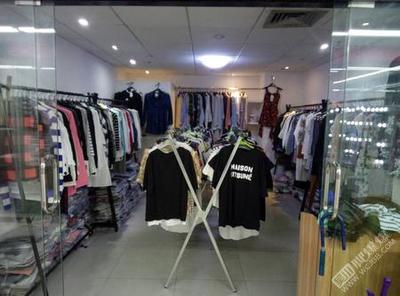 批發零售各類女裝服飾,300余款式隨意挑選!