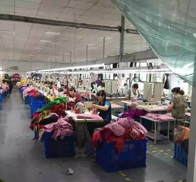 福利到,時尚圍巾免費送!大洋天地5樓!福州大型海寧皮草、雙面羊絨工廠直銷節(jié)盛大開幕!